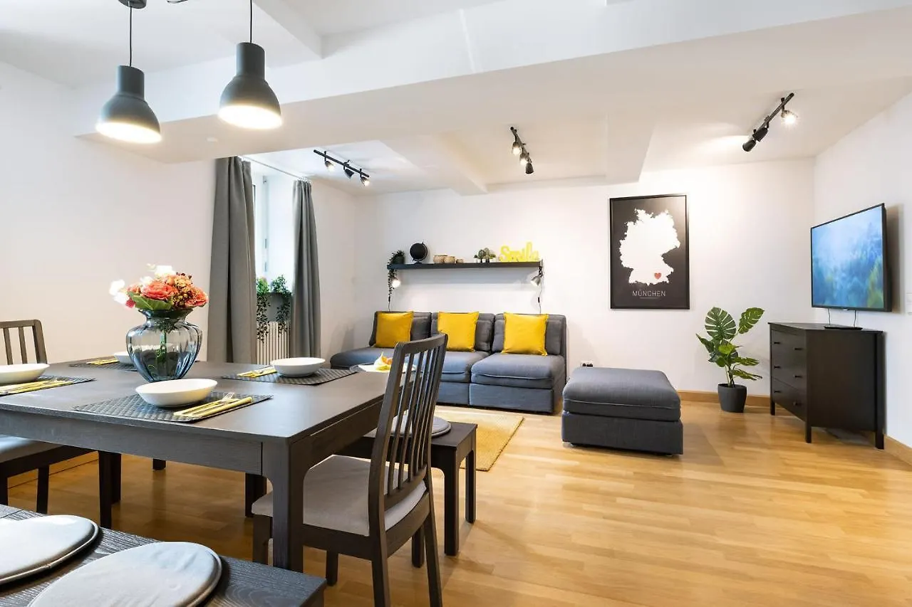 Marienplatz Apartment 2 Bedrooms Living Room Kitchen München