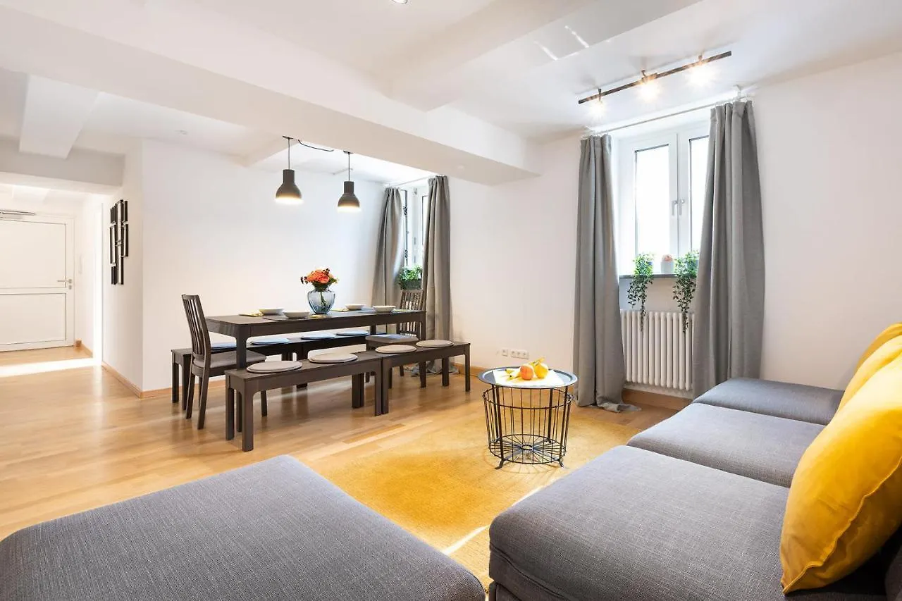 Marienplatz Apartment 2 Bedrooms Living Room Kitchen München